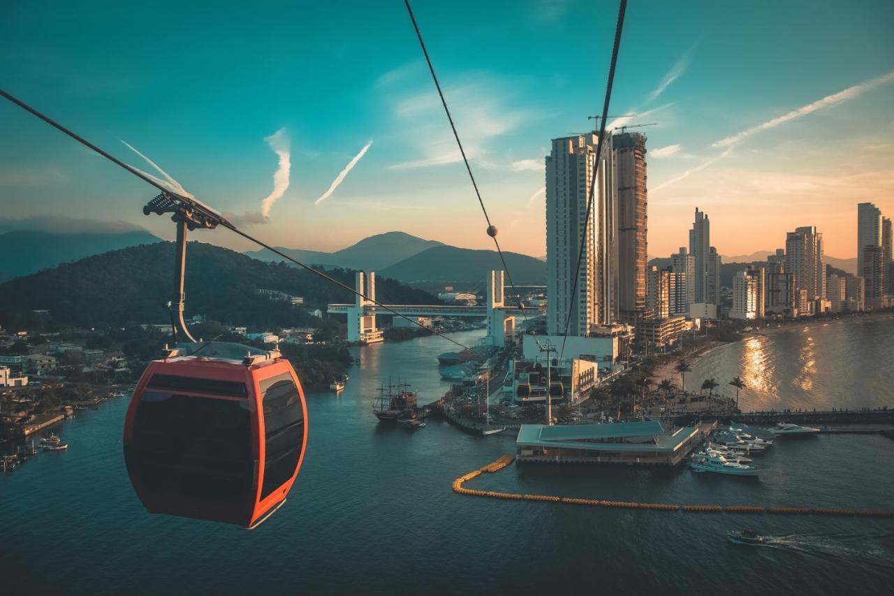 Estaleiro Com Charme - Ar, Churras E Pet Friendly Balneário Camboriú エクステリア 写真